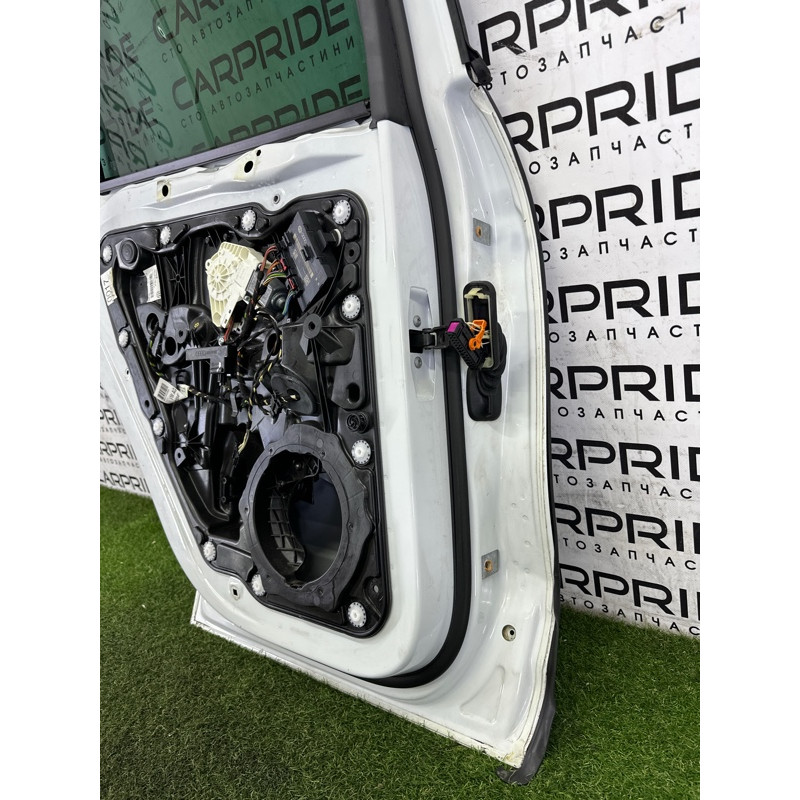 Дверь (наружные элементы кузова) Volkswagen Touareg NF 2013 3.0 Hybrid 7P0833055