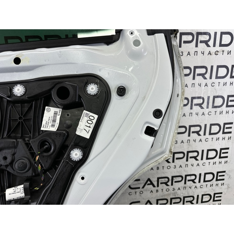 Дверь (наружные элементы кузова) Volkswagen Touareg NF 2013 3.0 Hybrid 7P0833056