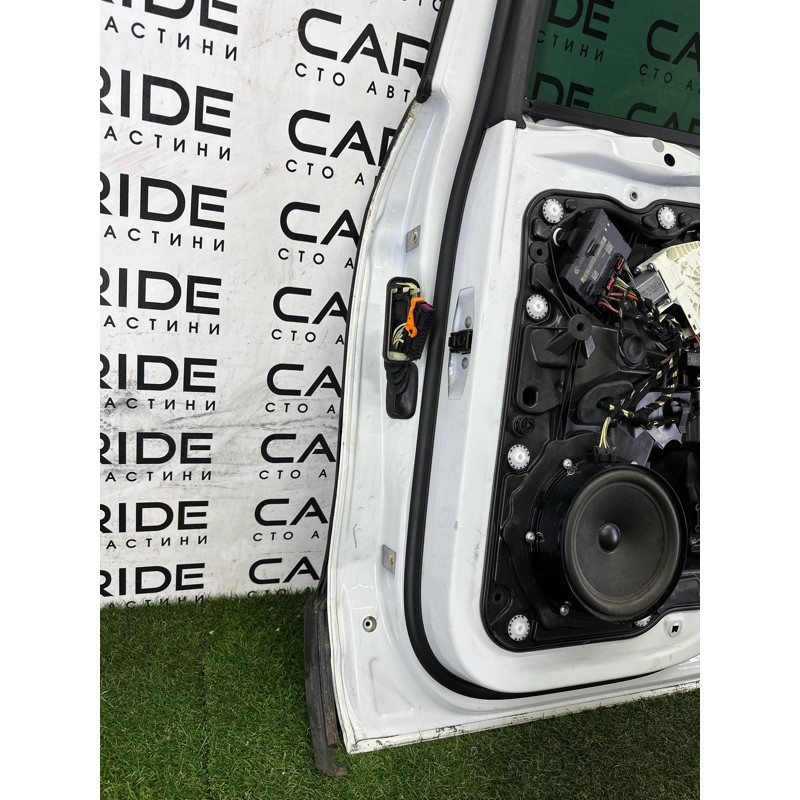 Дверь (наружные элементы кузова) Volkswagen Touareg NF 2013 3.0 Hybrid 7P0833056