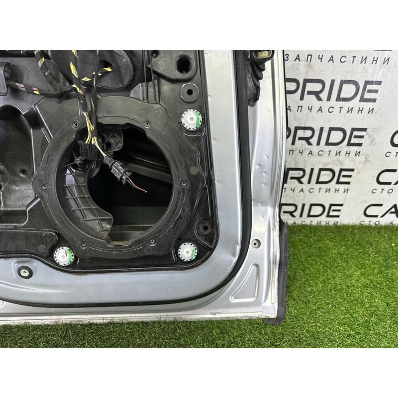 Дверь (наружные элементы кузова) Volkswagen Touareg NF 2013 3.6 7P0833055