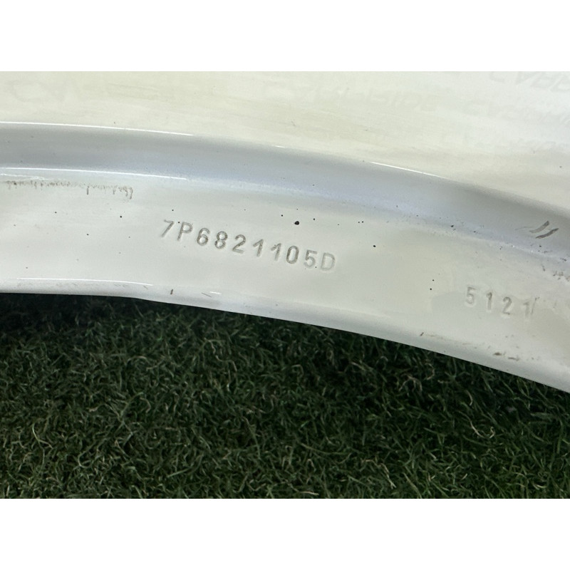 Крыло (наружные элементы кузова) Volkswagen Touareg NF 2011 3.6 7P6821105E