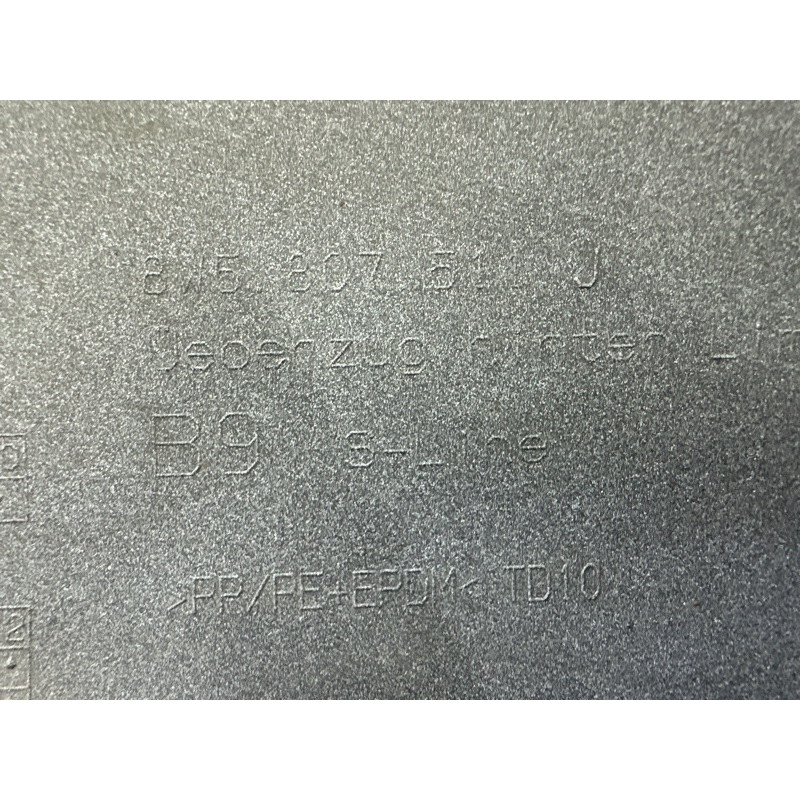 Бампер (наружные элементы кузова) AUDI A4 B9 2018 2.0 DBPA 8W5807067CGRU