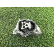 Подушка двигателя