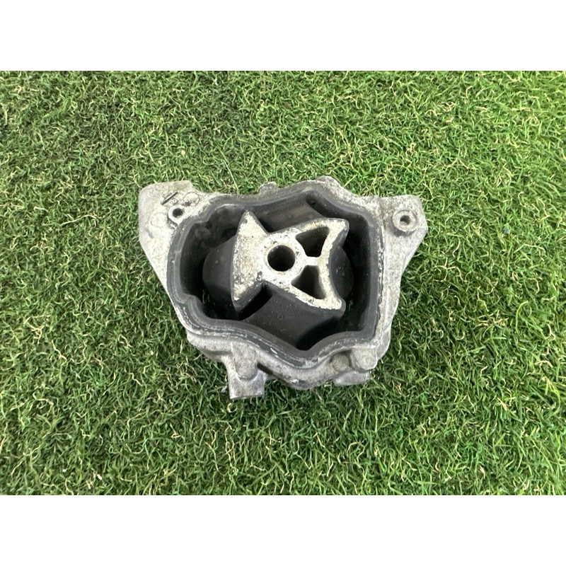 Подушка двигателя (двигатель и элементы) LAND ROVER Range Rover Evoque L538 2016 2.0 LR032311