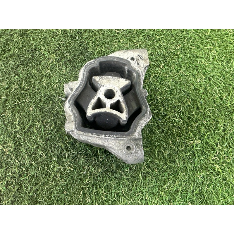 Подушка двигателя (двигатель и элементы) LAND ROVER Range Rover Evoque L538 2016 2.0 LR032311