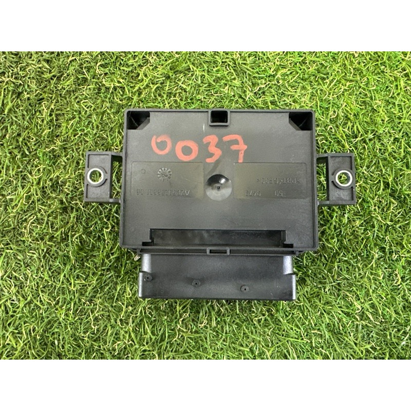 Блок управления стояночным тормозом (электрика / блоки управления) LAND ROVER Range Rover L405 2016 5.0 LR070636