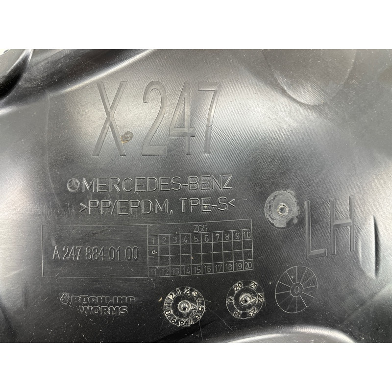 Подкрылок (кузов и элементы) Mercedes-Benz EQB 350 X243 2022 A2478840100