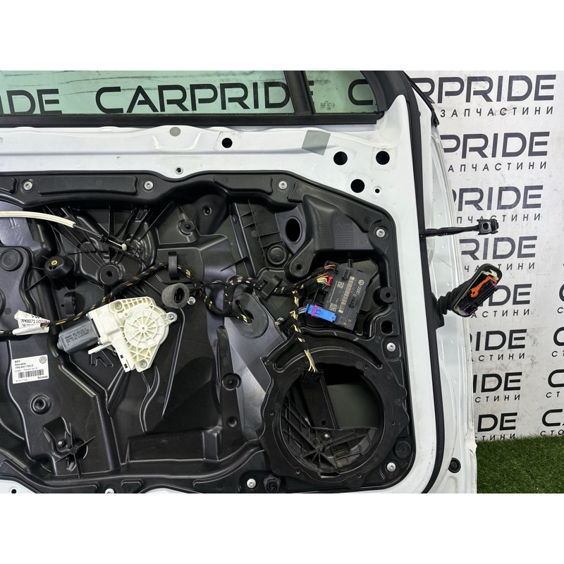 Дверь (наружные элементы кузова) Volkswagen Touareg NF 2013 3.0 Hybrid 7P0831055