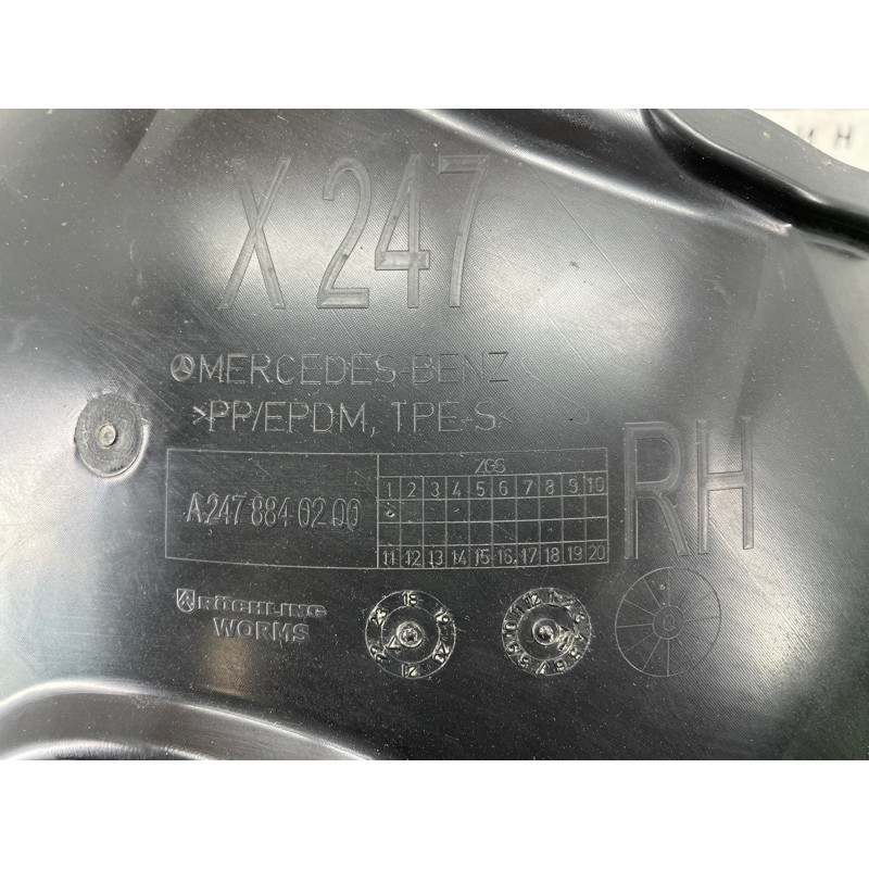 Подкрылок (кузов и элементы) Mercedes-Benz EQB 350 X243 2022 A2478840200