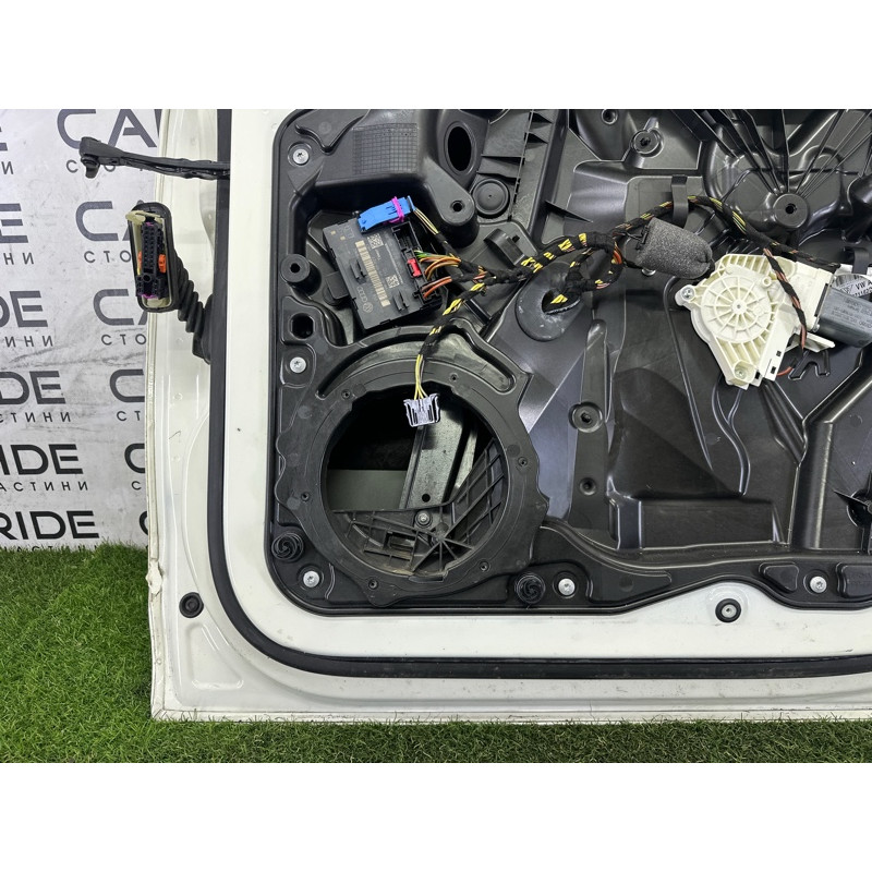 Дверь (наружные элементы кузова) Volkswagen Touareg NF 2011 3.6 7P0831056