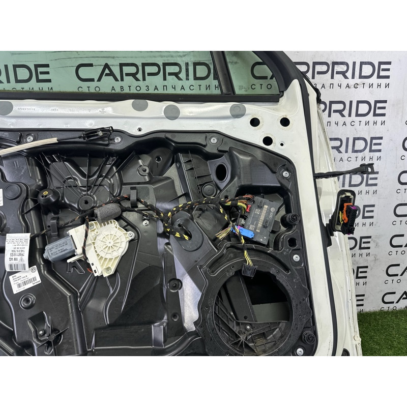 Дверь (наружные элементы кузова) Volkswagen Touareg NF 2011 3.6 7P0831055