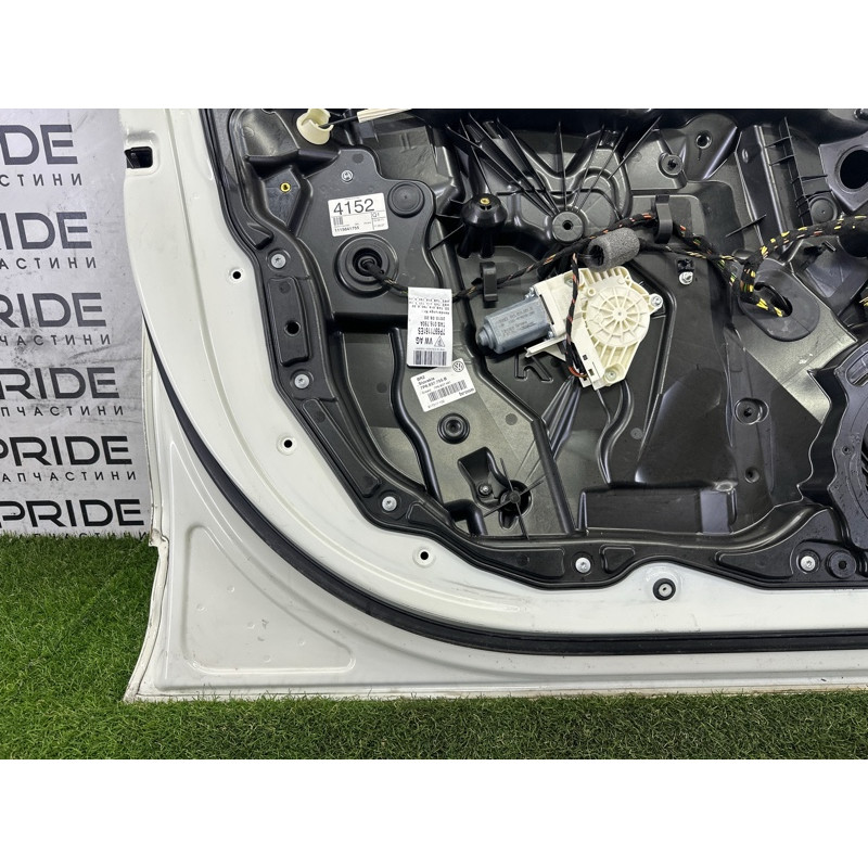 Дверь (наружные элементы кузова) Volkswagen Touareg NF 2011 3.6 7P0831055