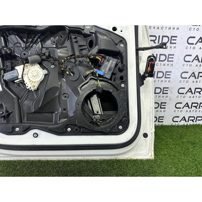 Дверь (наружные элементы кузова) Volkswagen Touareg NF 2011 3.6 7P0831055