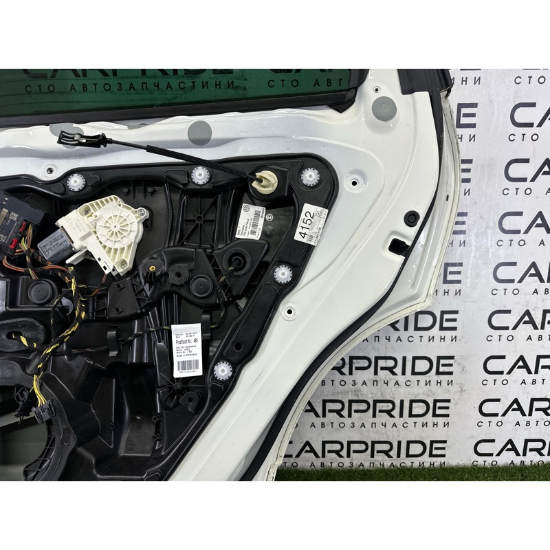 Дверь (наружные элементы кузова) Volkswagen Touareg NF 2011 3.6 7P0833056