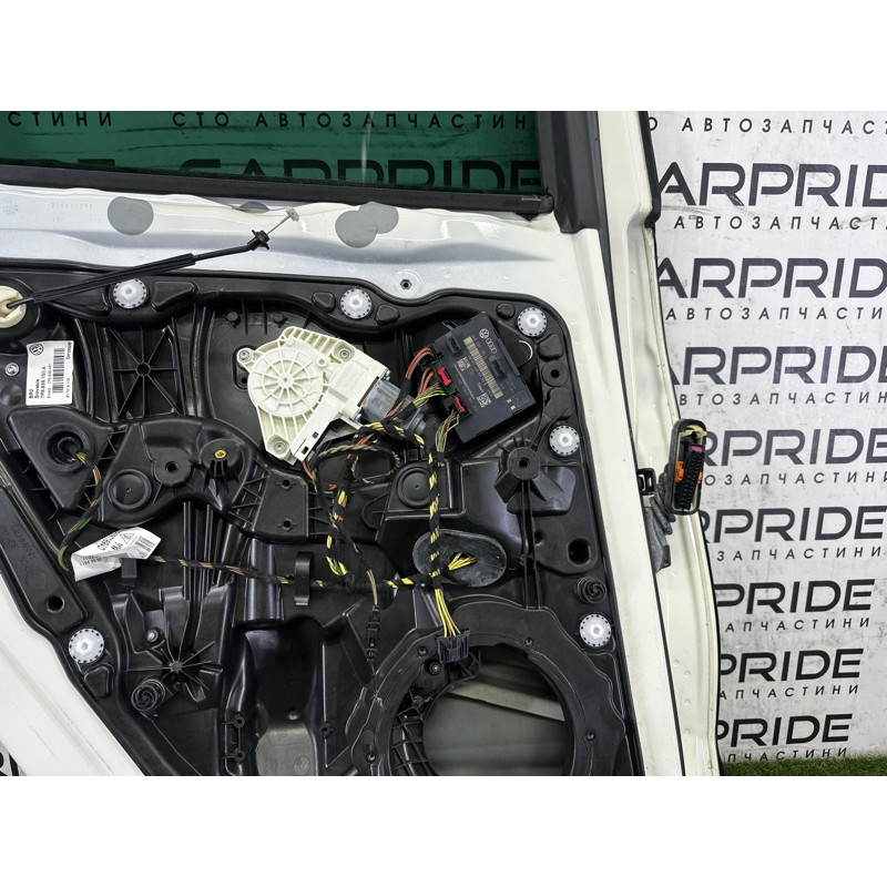 Дверь (наружные элементы кузова) Volkswagen Touareg NF 2011 3.6 7P0833055