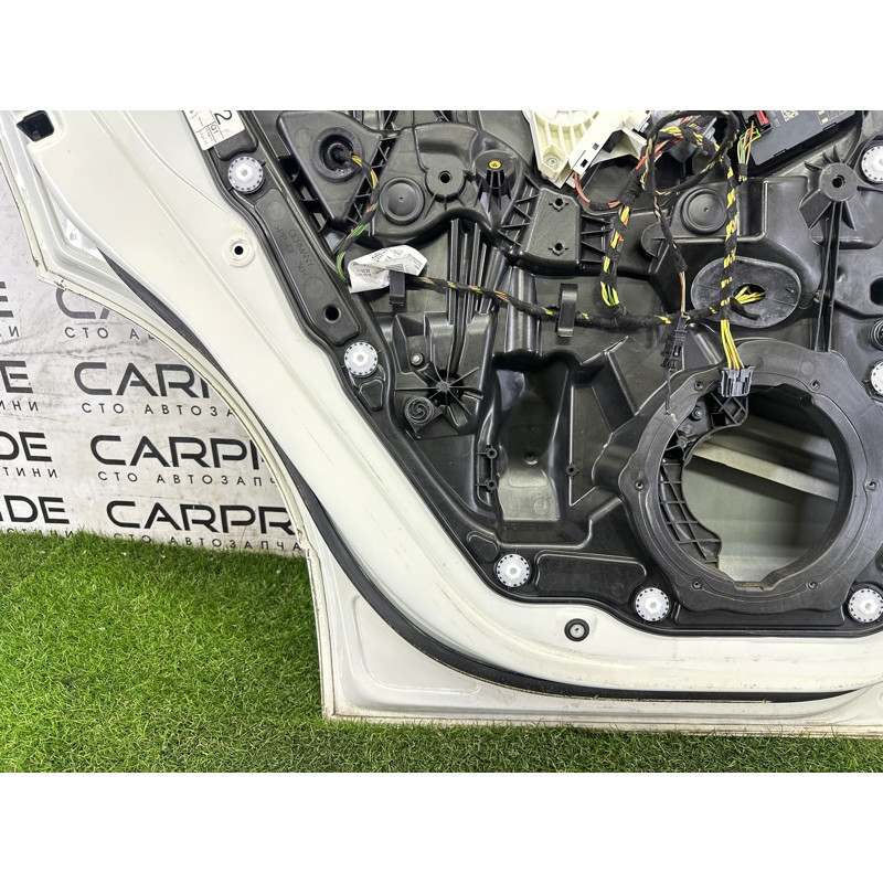 Дверь (наружные элементы кузова) Volkswagen Touareg NF 2011 3.6 7P0833055