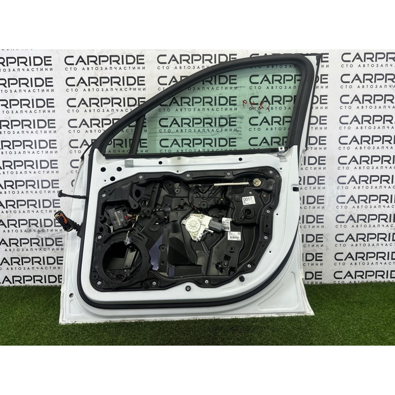 Дверь (наружные элементы кузова) Volkswagen Touareg NF 2013 3.0 Hybrid 7P0831056