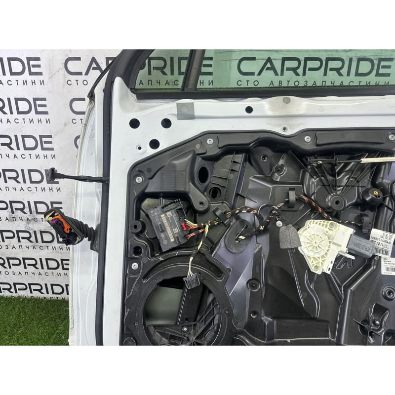 Дверь (наружные элементы кузова) Volkswagen Touareg NF 2013 3.0 Hybrid 7P0831056