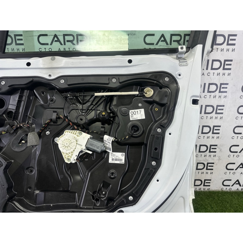 Дверь (наружные элементы кузова) Volkswagen Touareg NF 2013 3.0 Hybrid 7P0831056