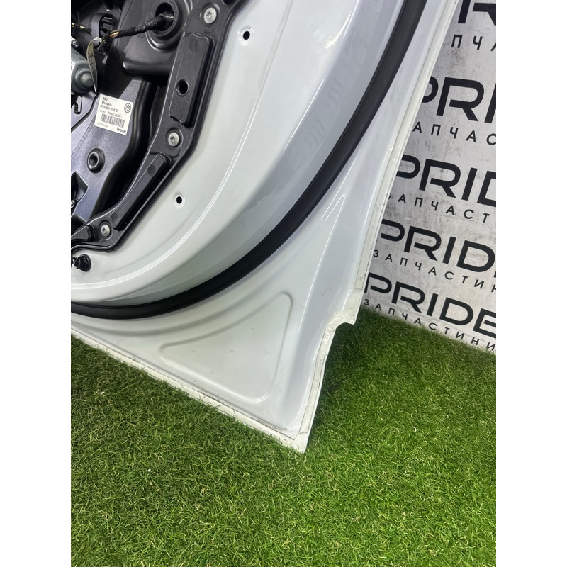 Дверь (наружные элементы кузова) Volkswagen Touareg NF 2013 3.0 Hybrid 7P0831056