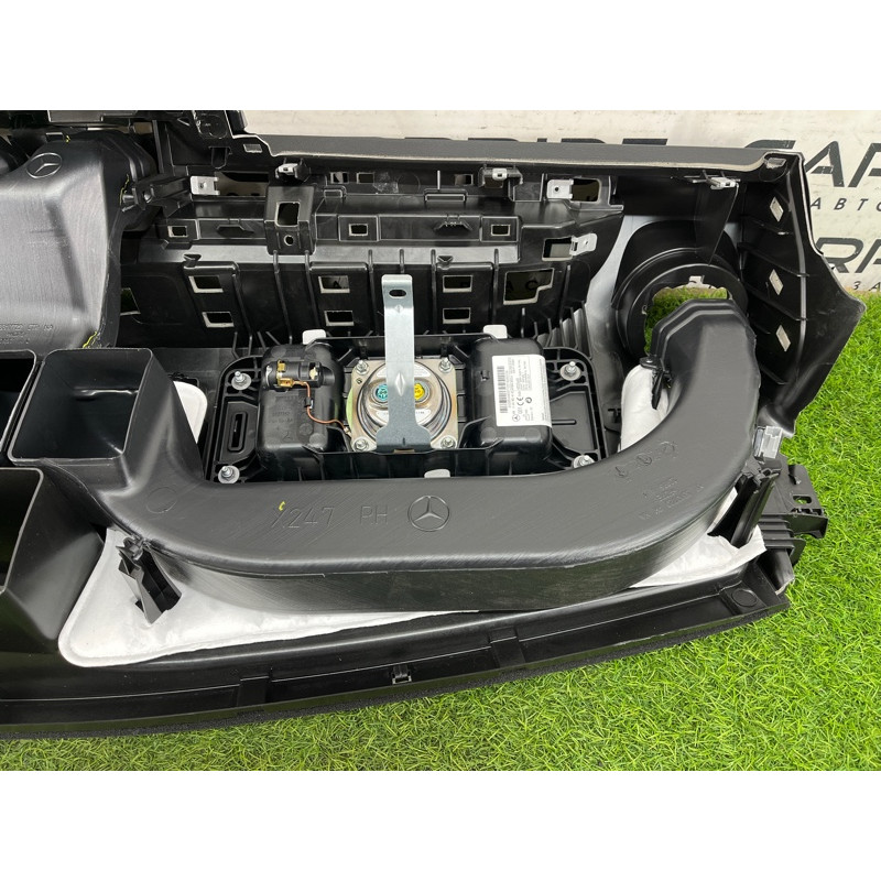 Торпедо (салон) Mercedes-Benz EQB 350 X243 2022 A24768092009051