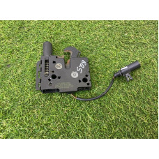 Замок капота