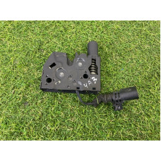 Замок капота