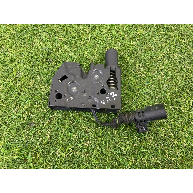 Замок капота (кузов и элементы) AUDI A3 8V 2016 1.8 CNSB 8V0823509