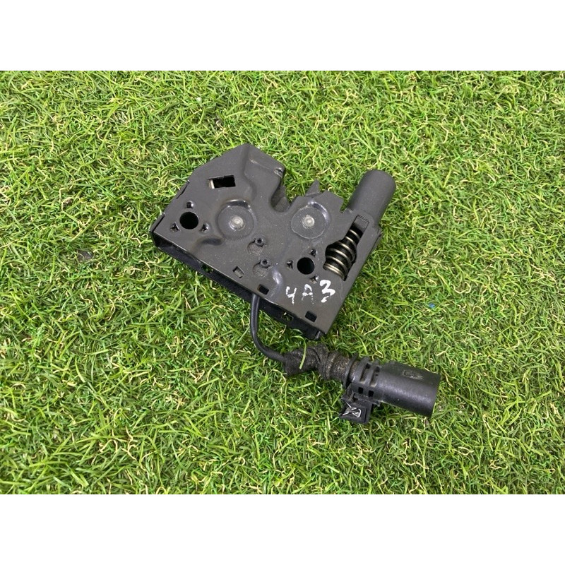 Замок капота (кузов и элементы) AUDI A3 8V 2016 1.8 CNSB 8V0823509