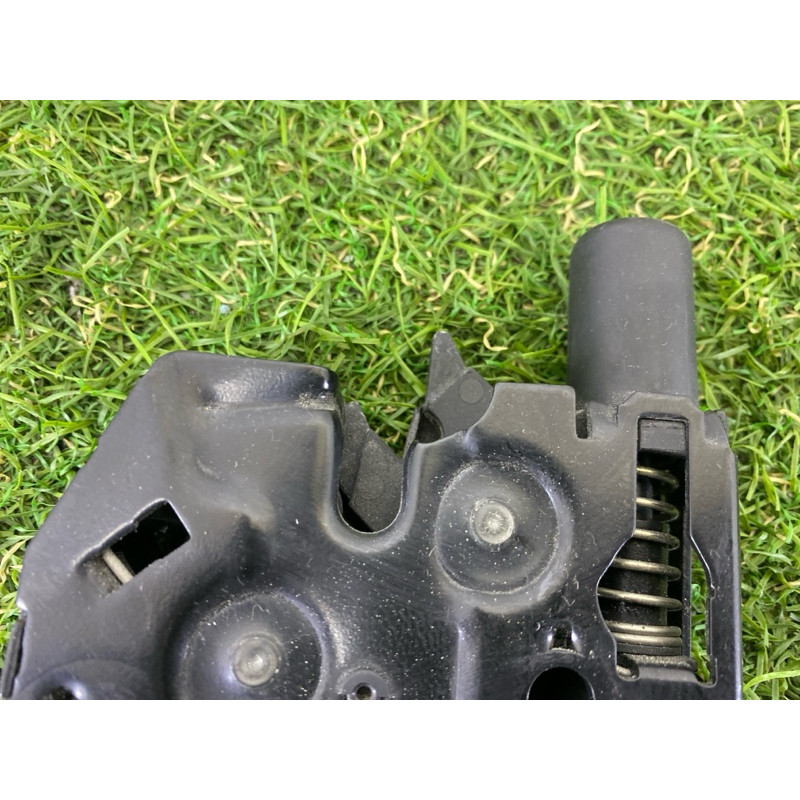 Замок капота (кузов и элементы) AUDI A3 8V 2016 1.8 CNSB 8V0823509