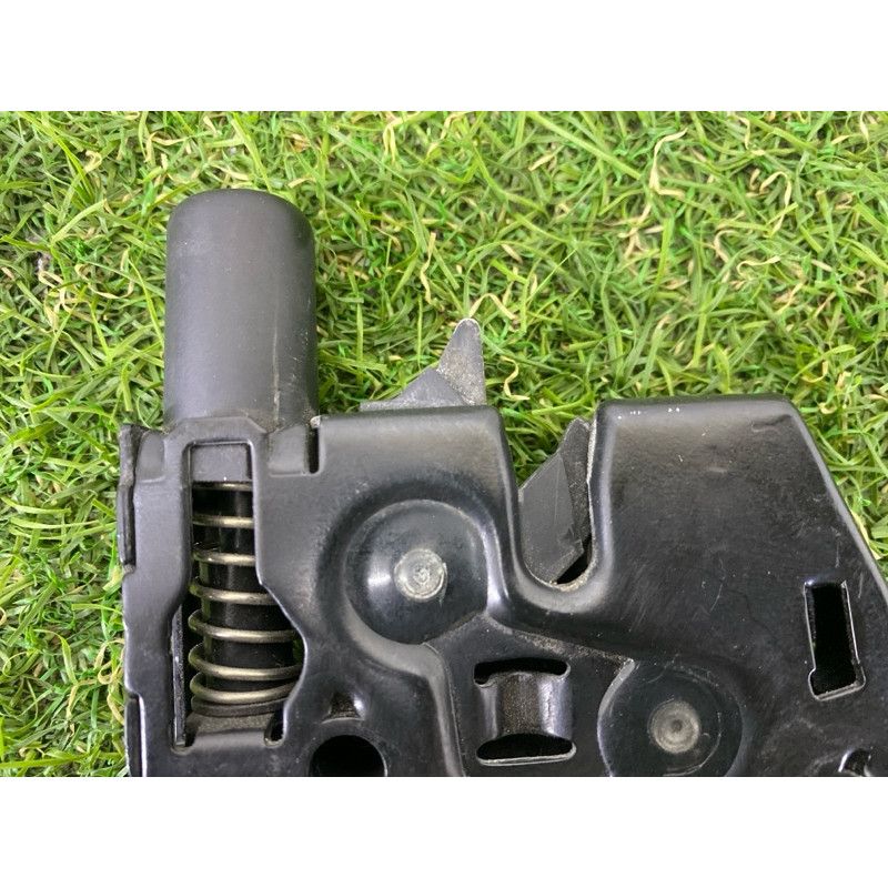 Замок капота (кузов и элементы) AUDI A3 8V 2016 1.8 CNSB 8V0823509