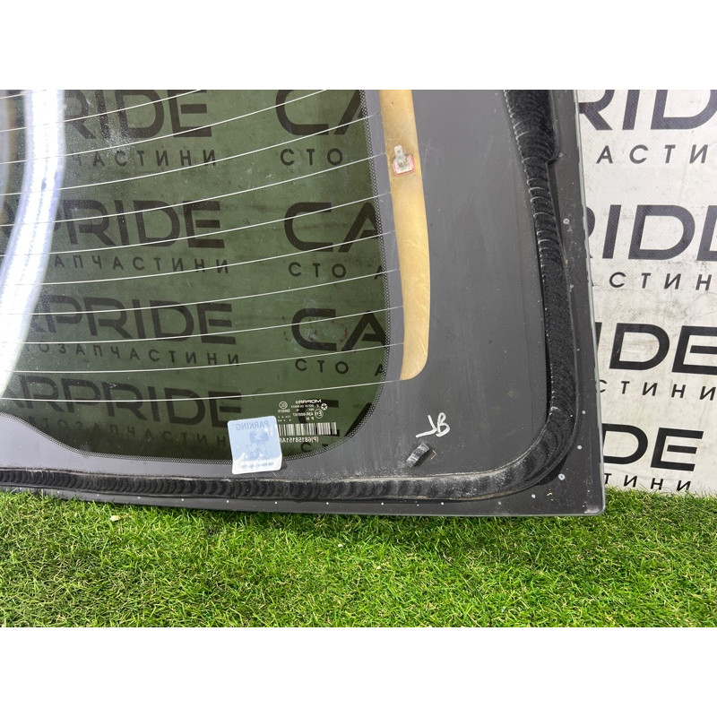 Скло кришки багажника (скло та дзеркала) Jeep Grand Cherokee WK2 2017 3.6 68211614AA