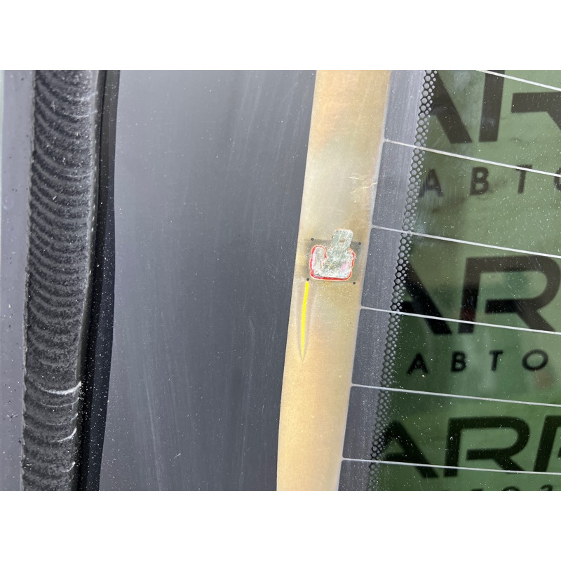 Скло кришки багажника (скло та дзеркала) Jeep Grand Cherokee WK2 2017 3.6 68211614AA