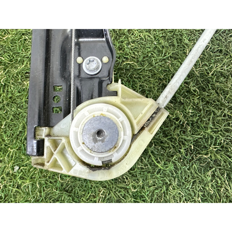 Механизм стеклоподъемника с мотором (кузов и элементы) LAND ROVER RANGE ROVER Sport L494 2016 3.0 Diesel LR077817