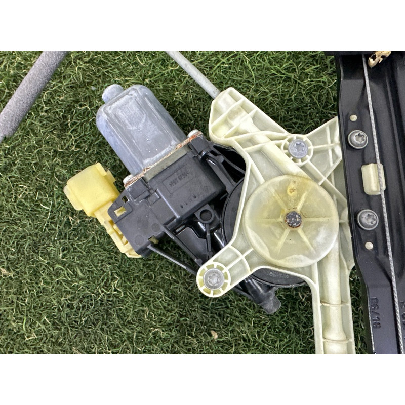 Механизм стеклоподъемника с мотором (кузов и элементы) LAND ROVER RANGE ROVER Sport L494 2016 3.0 Diesel LR077817