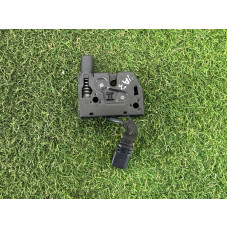 Замок капота