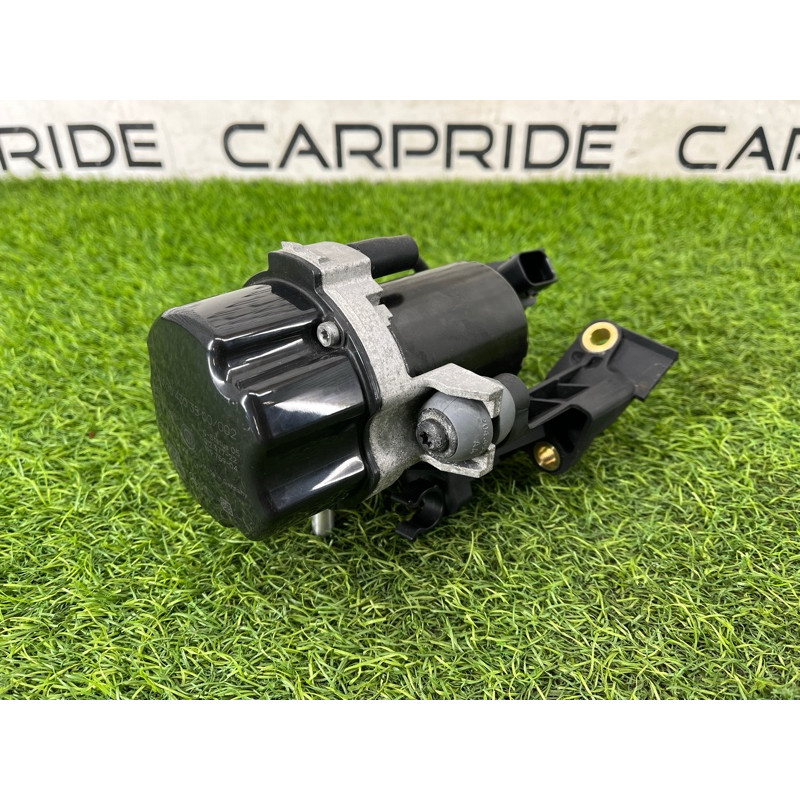 Вакуумный насос (тормозная система) Mercedes-Benz EQB 350 X243 2022 A0004303500