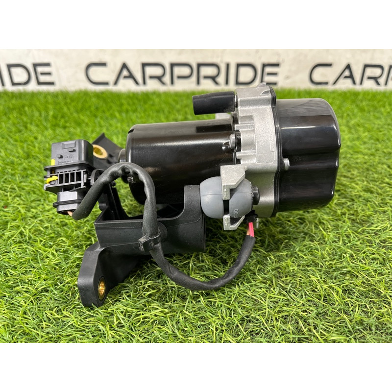 Вакуумный насос (тормозная система) Mercedes-Benz EQB 350 X243 2022 A0004303500