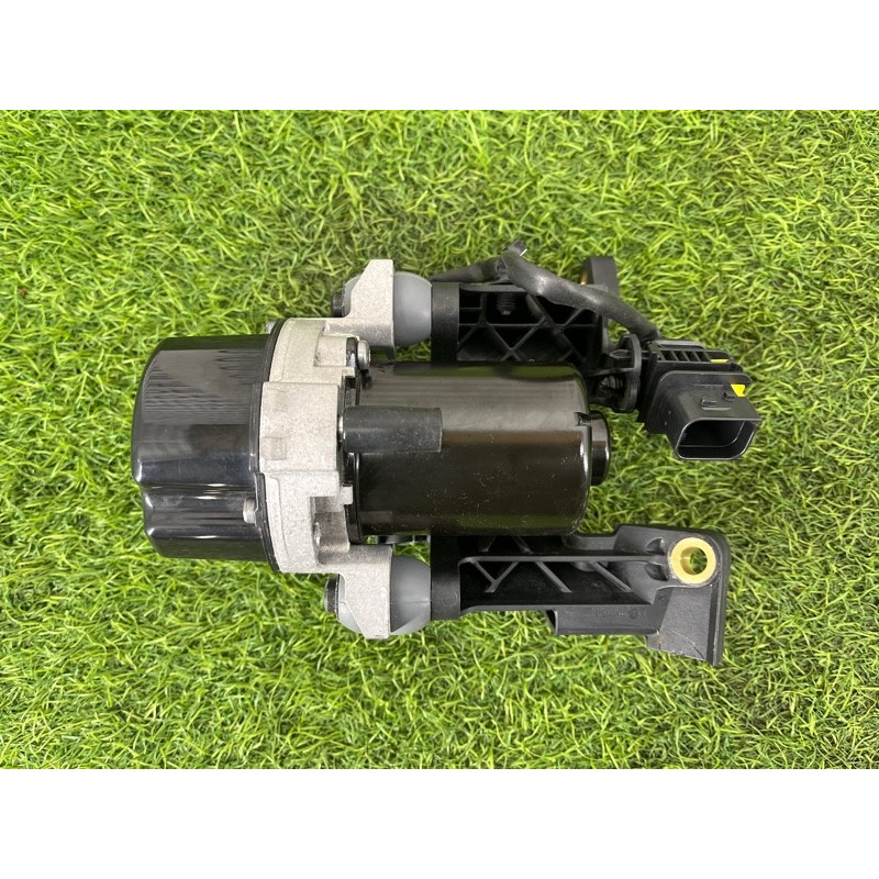 Вакуумный насос (тормозная система) Mercedes-Benz EQB 350 X243 2022 A0004303500