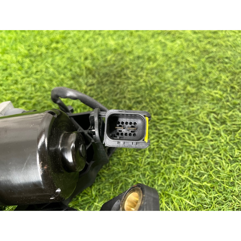 Вакуумный насос (тормозная система) Mercedes-Benz EQB 350 X243 2022 A0004303500