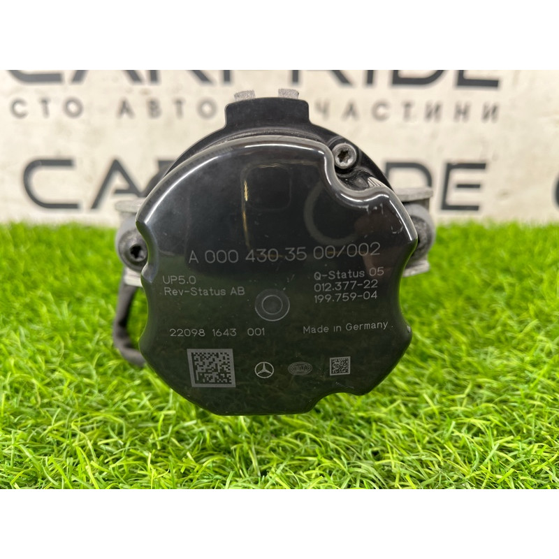 Вакуумный насос (тормозная система) Mercedes-Benz EQB 350 X243 2022 A0004303500