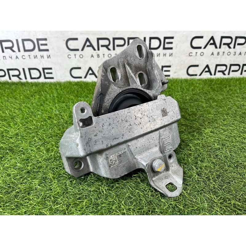 Подушка двигателя (двигатель и элементы) Mercedes-Benz EQB 350 X243 2022 A2432402500