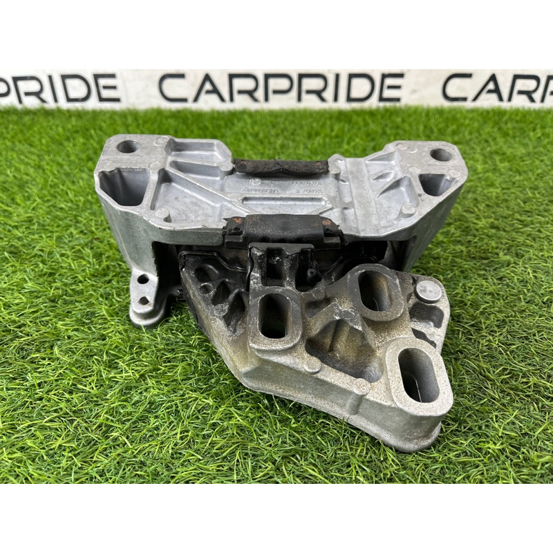 Подушка двигателя (двигатель и элементы) Mercedes-Benz EQB 350 X243 2022 A2432402500