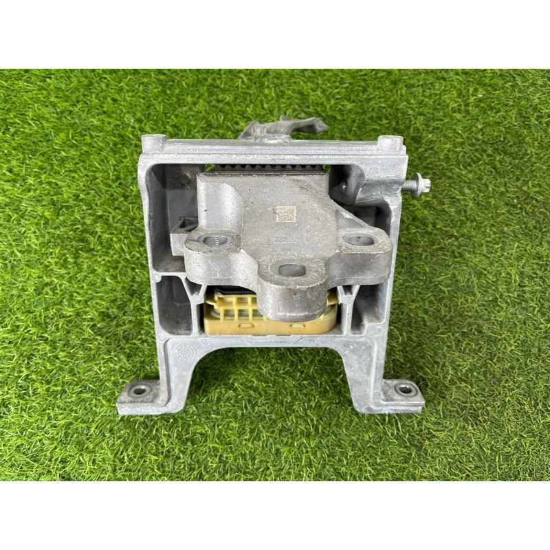 Подушка двигателя (двигатель и элементы) Mercedes-Benz EQB 350 X243 2022 A2432402200