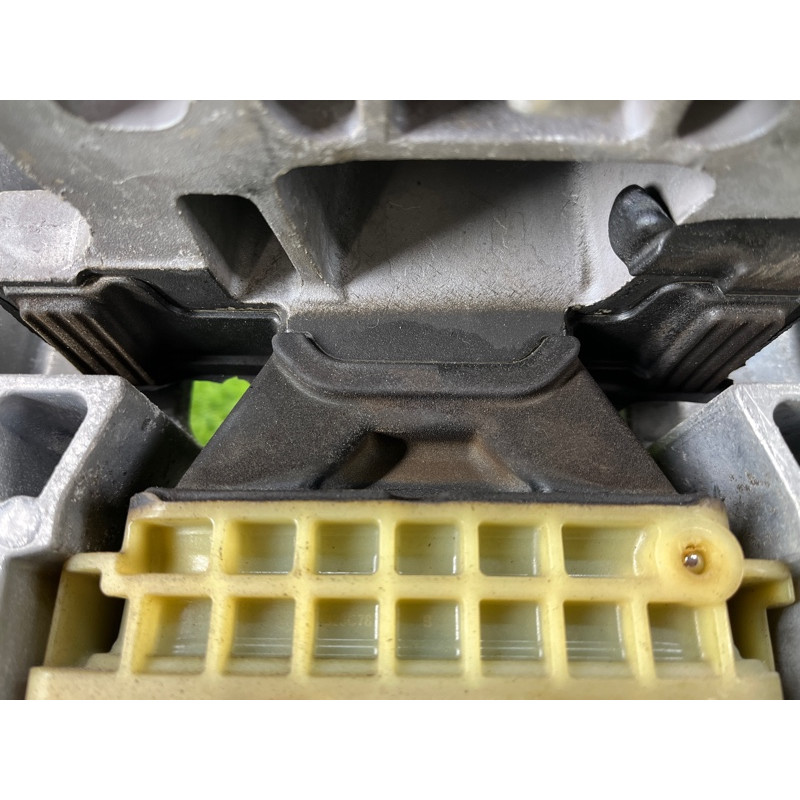 Подушка двигателя (двигатель и элементы) Mercedes-Benz EQB 350 X243 2022 A2432402200