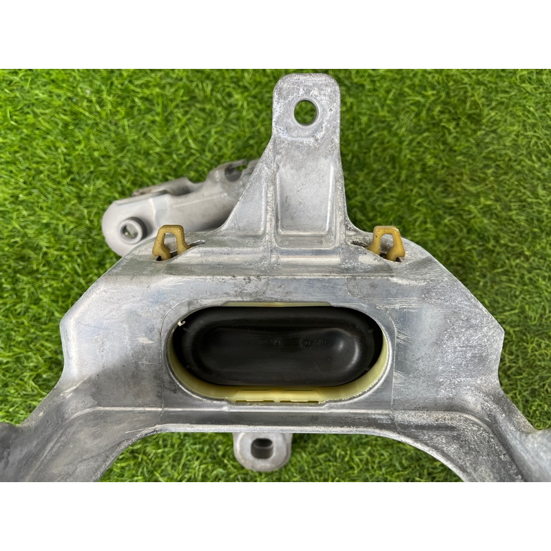 Подушка двигателя (двигатель и элементы) Mercedes-Benz EQB 350 X243 2022 A2432402200