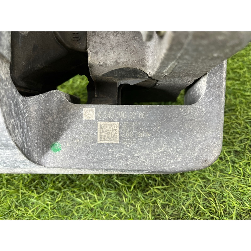 Подушка двигателя (двигатель и элементы) Mercedes-Benz EQB 350 X243 2022 A2432402200