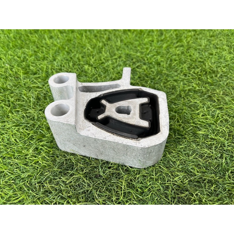 Подушка двигателя (двигатель и элементы) Mercedes-Benz EQB 350 X243 2022 A2432402800