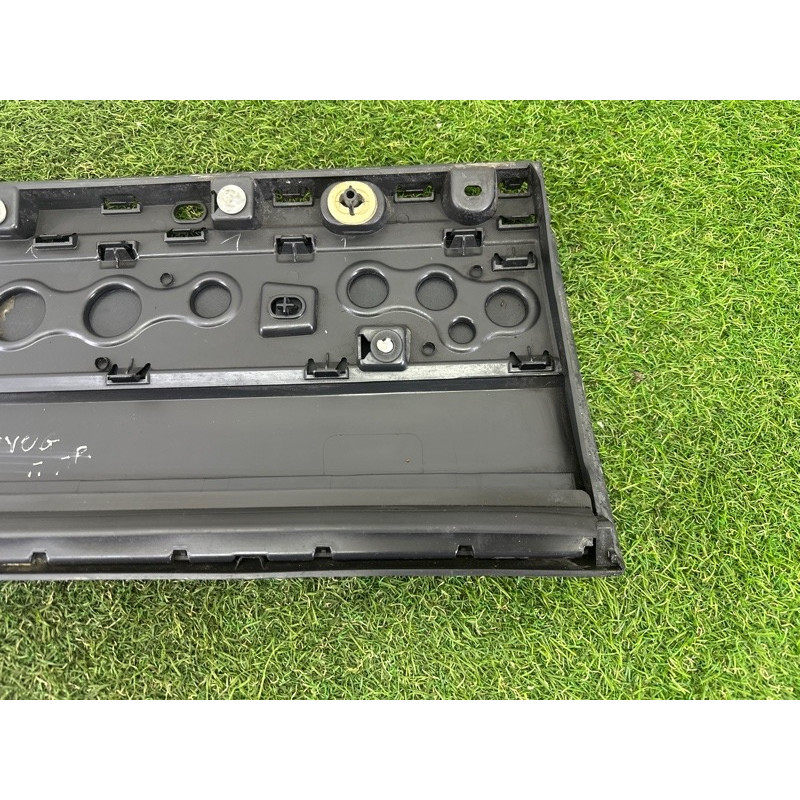 Накладка двері зовнішня (кузов и элементы) LAND ROVER Range Rover L405 2016 5.0 LR048804