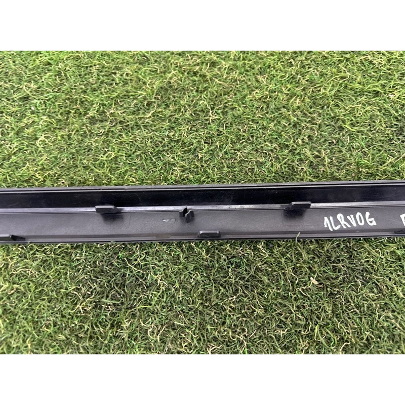 Накладка двери внешняя (кузов и элементы) LAND ROVER Range Rover L405 2016 5.0 LR038849